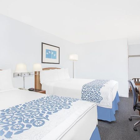 Days Inn By Wyndham Emporia Exterior photo