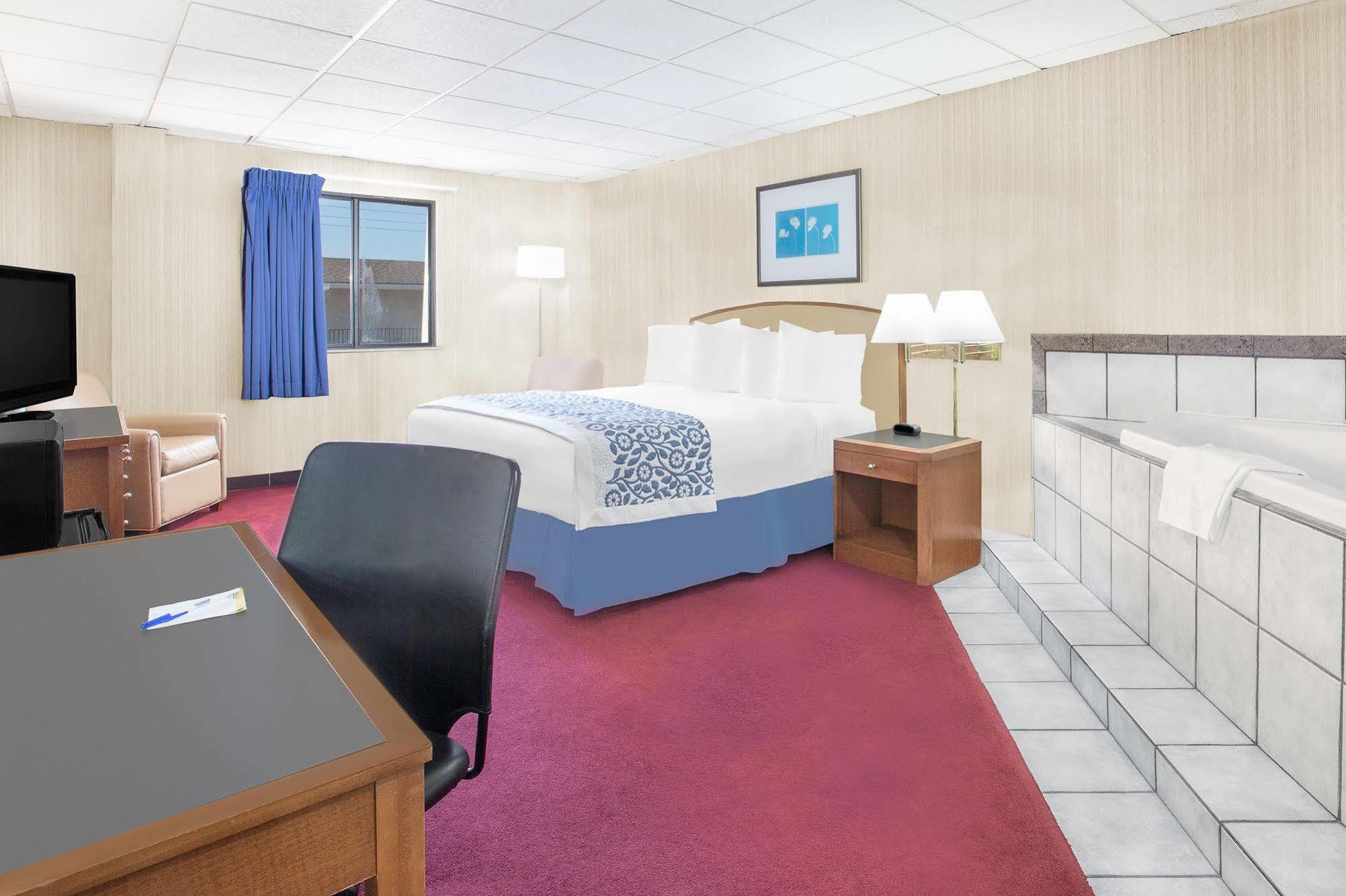 Days Inn By Wyndham Emporia Exterior photo